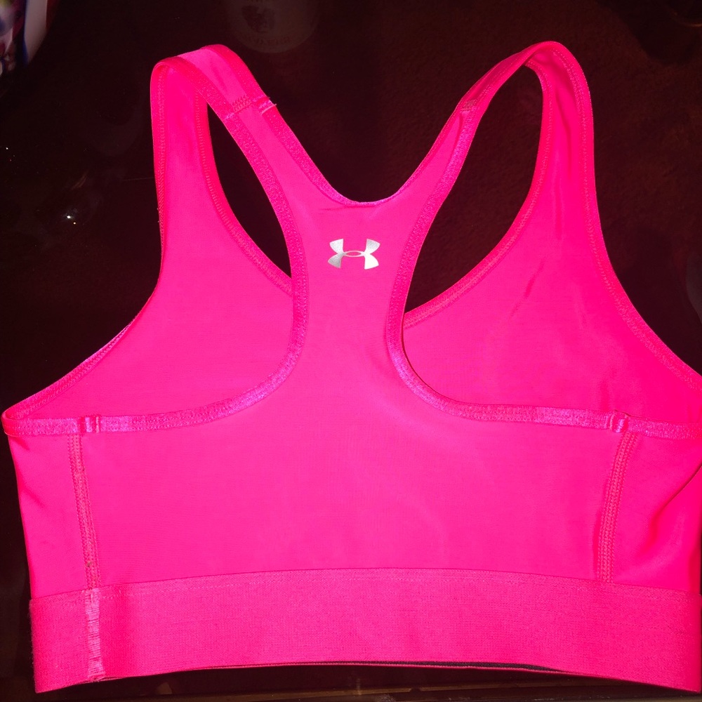 UnderArmour Sports Bra ! 💕 - Picture 2 of 3